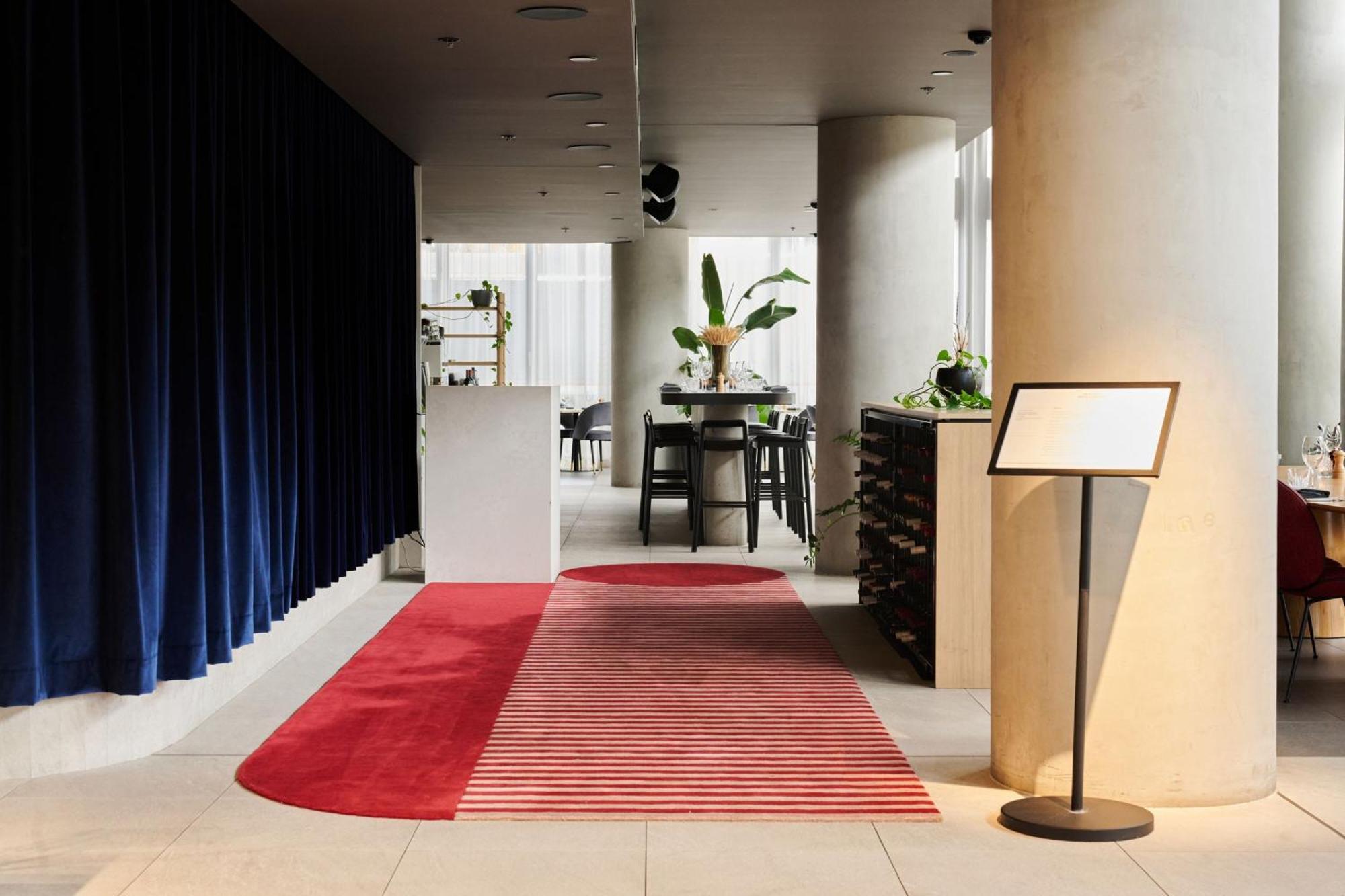Midnight Hotel, Autograph Collection Κανμπέρα Εξωτερικό φωτογραφία Entrance to the restaurant