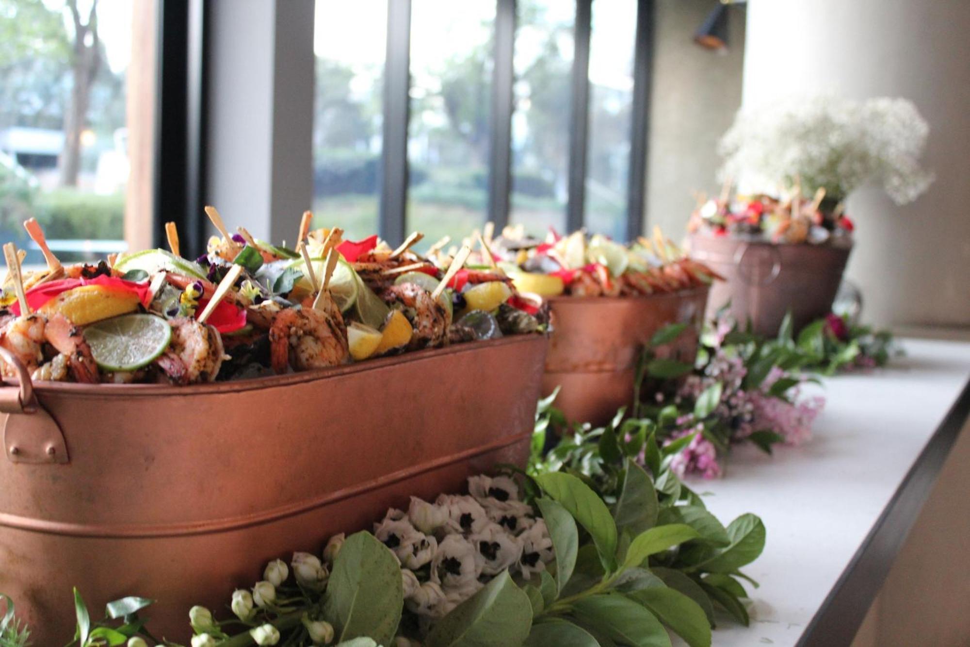 Midnight Hotel, Autograph Collection Κανμπέρα Εξωτερικό φωτογραφία A salad bar at a wedding reception